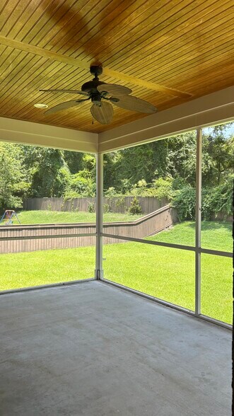 Building Photo - 389 Chastain Cir