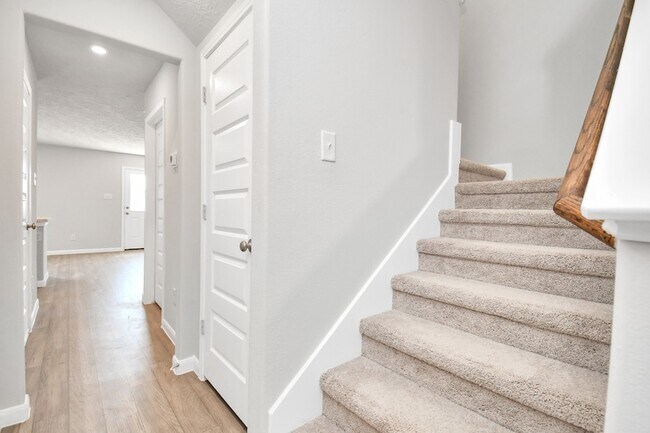 Building Photo - 1361 Rd 5102