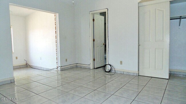 Building Photo - 7133 Imperial Ridge Dr