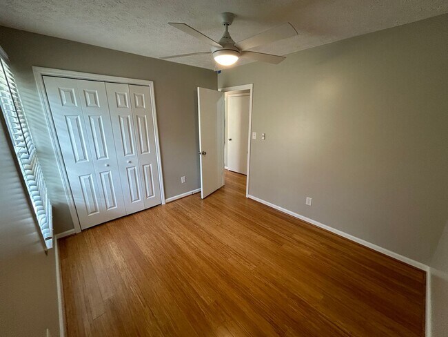 Building Photo - 29 Arrowhead Dr SE