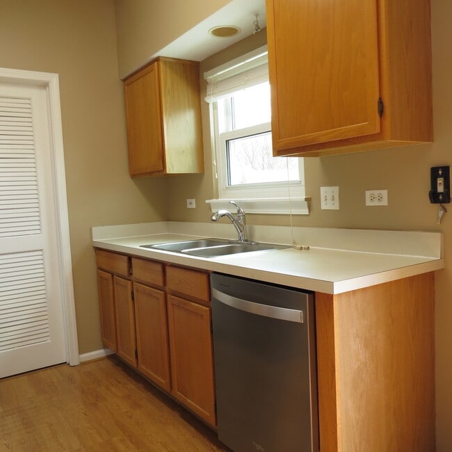 Building Photo - 2530 Warm Springs Ln