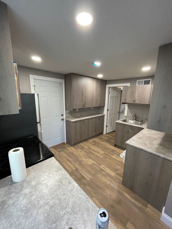 Building Photo - 205 8th Ave NW