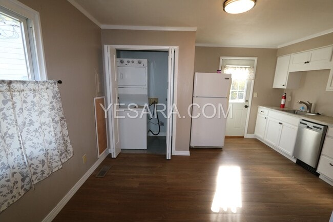 Building Photo - 2 Bedroom 1 Bath House