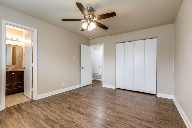 Building Photo - 4-BEDROOM NEAR THE MEDICAL CENTER!