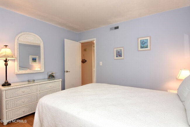 Building Photo - 6338 Oleander Dr