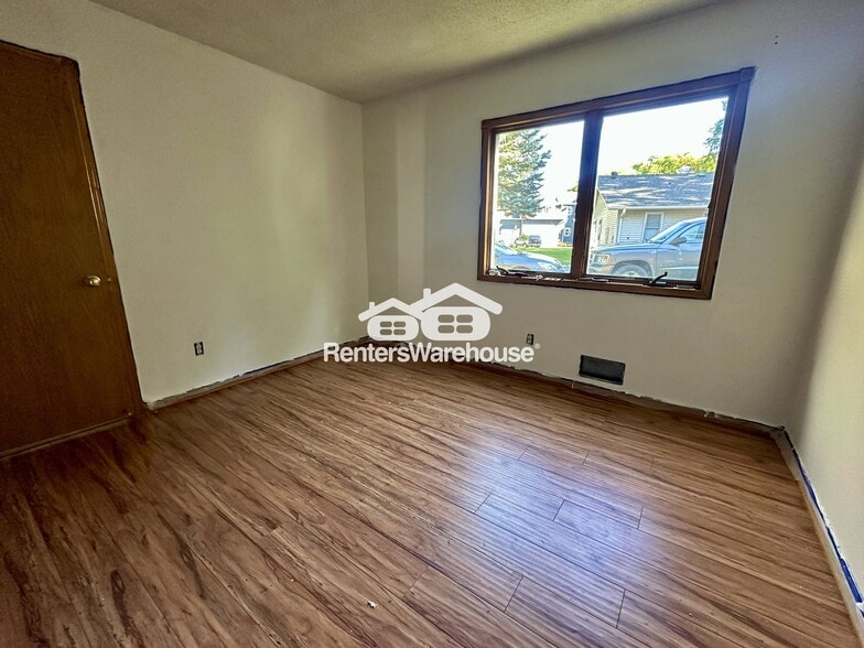 Building Photo - 4933 Crestview Rd