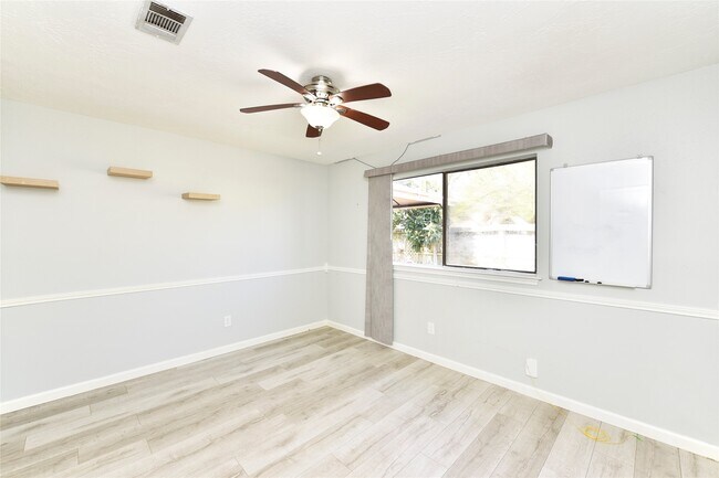 Building Photo - 3203 E Rangecrest Pl