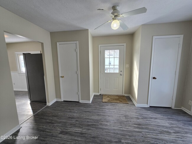 Building Photo - 214 Alpha Ave