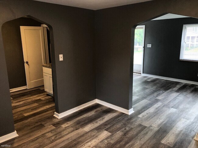 Building Photo - 2 br, 1 bath Townhome - 410 Hulton Rd