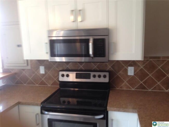 Building Photo - 113 E Broad St