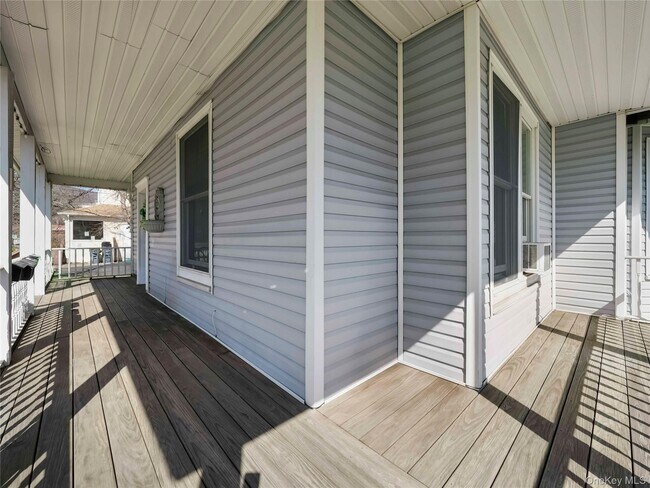 Building Photo - 42 Park Ave