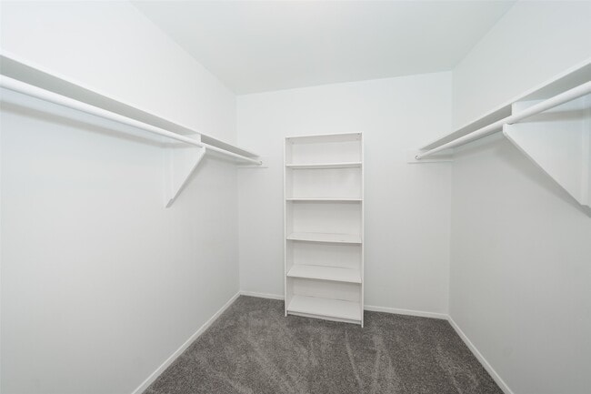 Building Photo - 9622 Highmeadow Dr
