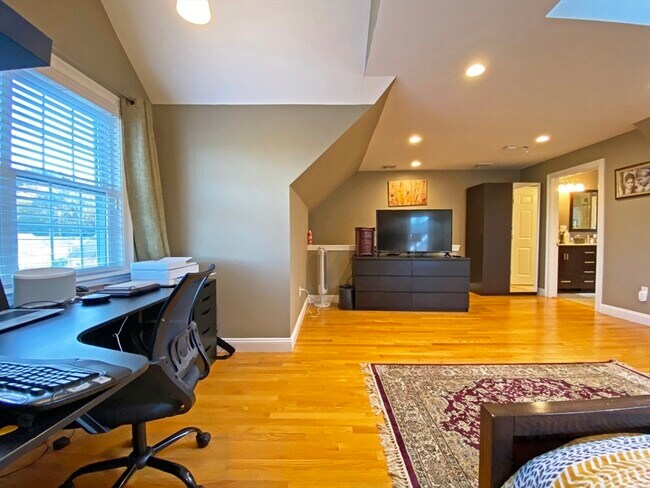 Building Photo - 375 Lowell Ave