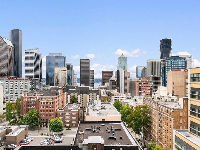 Building Photo - 1105 Spring St