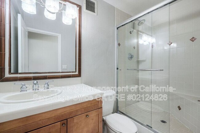 Building Photo - 4944 Cass St