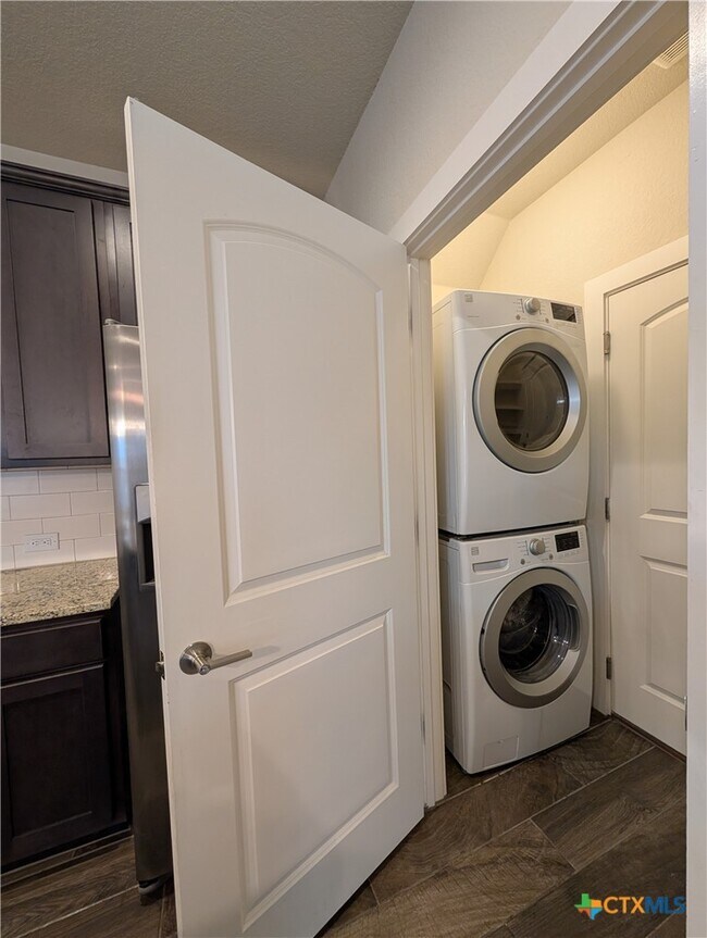 Building Photo - 737 Milestone Pk