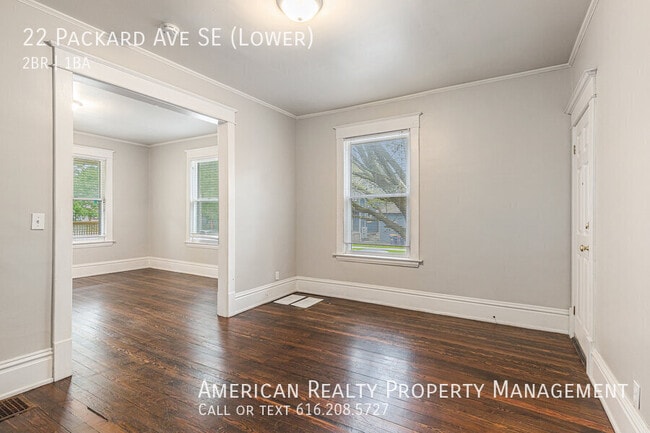 Building Photo - 22 Packard Ave SE