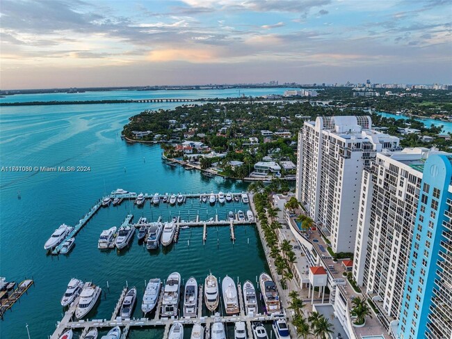 Building Photo - 1900 Sunset Harbour Dr