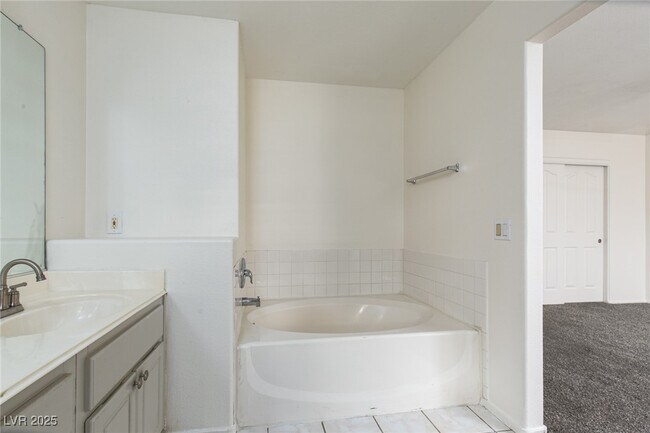 Building Photo - 3900 Triora St