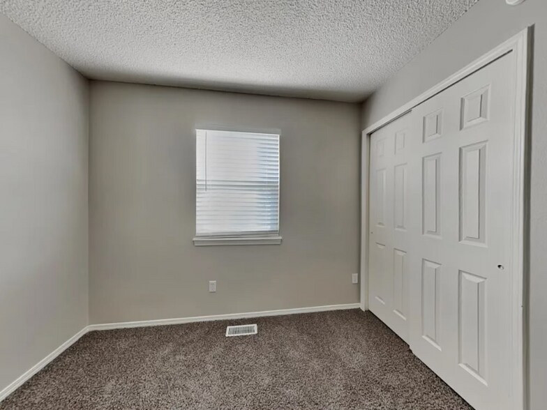 Building Photo - 6141 Hayseed Ct