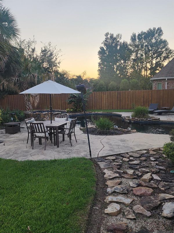 Building Photo - 37313 Mindy Wy Ave