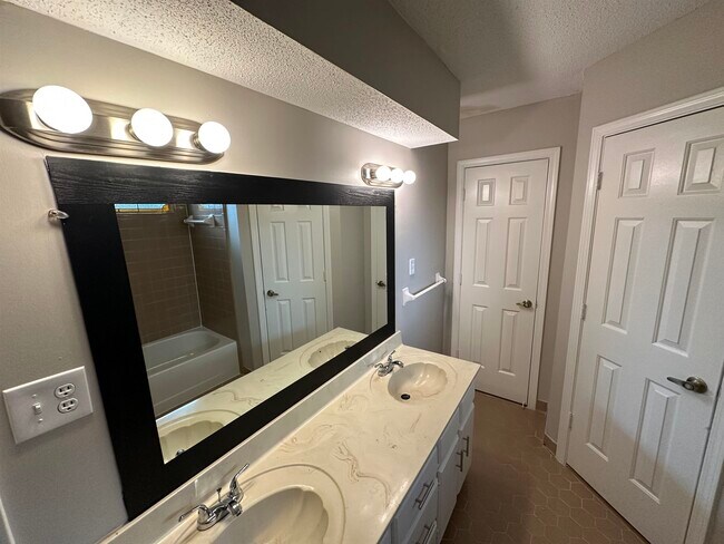 Building Photo - 4439 Green Creek