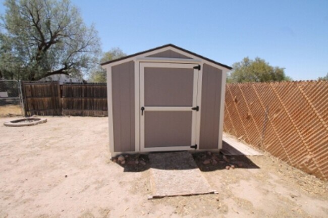 Building Photo - 3 bed 2 bath Mobile Home Available