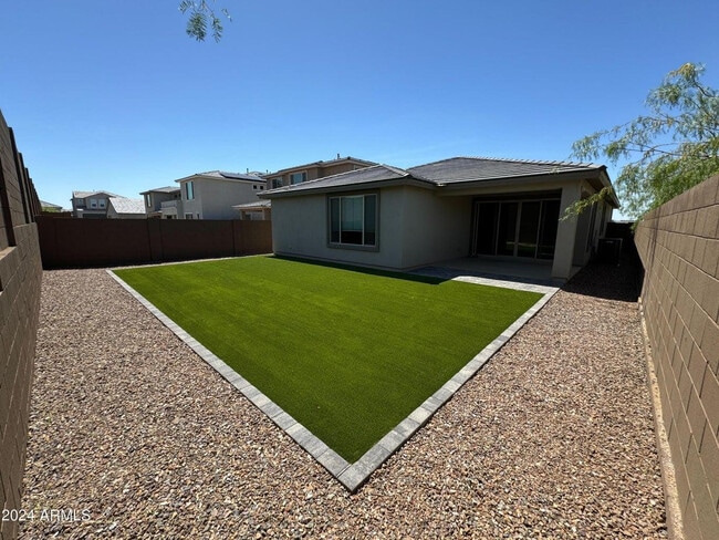 Building Photo - 5944 E Melinda Ln