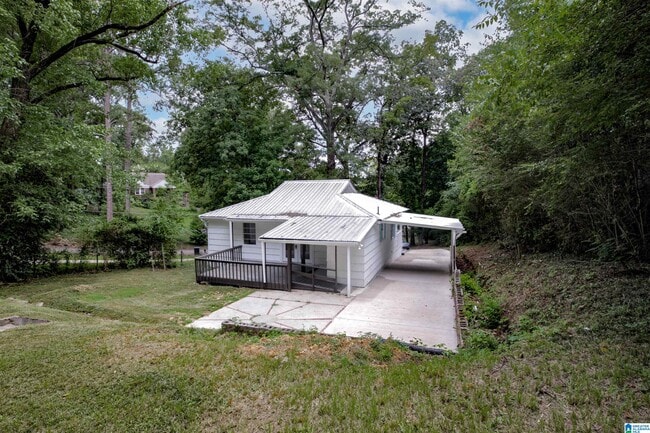Building Photo - 724 Rose Dr