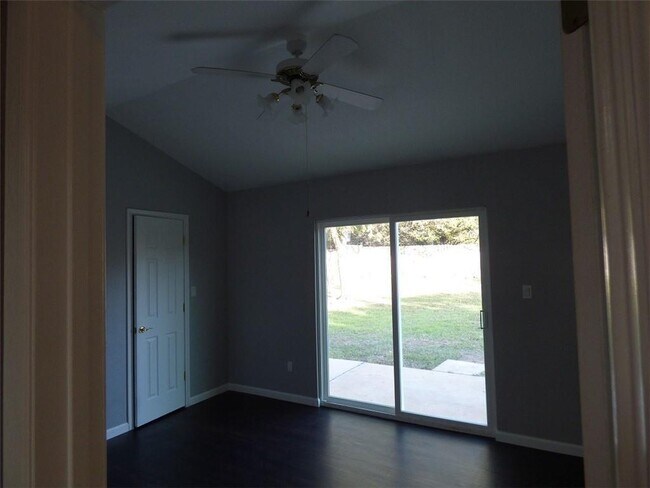 Building Photo - 6107 La Mesa St