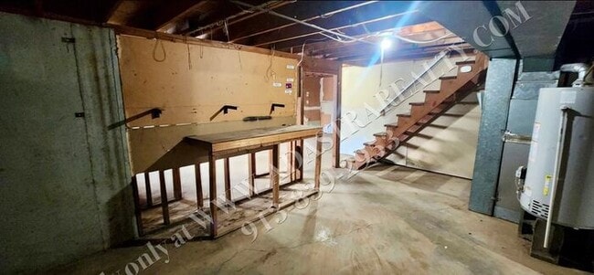 Building Photo - MOVE IN SPECIAL!! Cozy 2 Bed 1 Bath Duplex in KCK-Available NOW!! MOVE IN SPECIAL $400 OFF 2nd Mo...