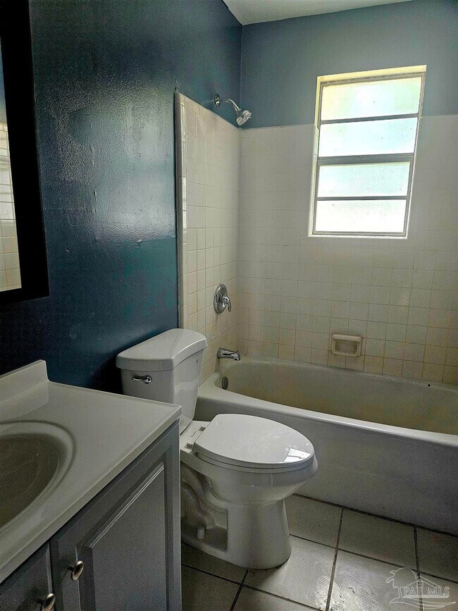 Building Photo - 2605 Talbert St