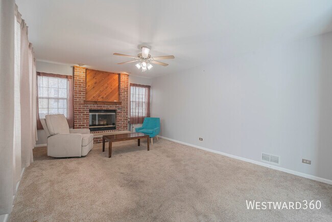 Building Photo - 164 Forestview Ct