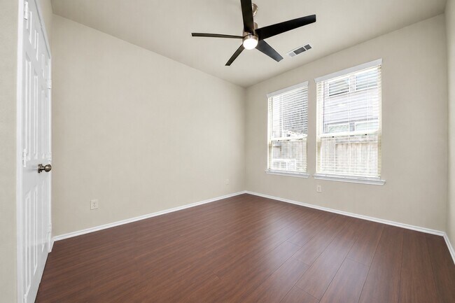 Building Photo - 3111 Dakota Falls Dr