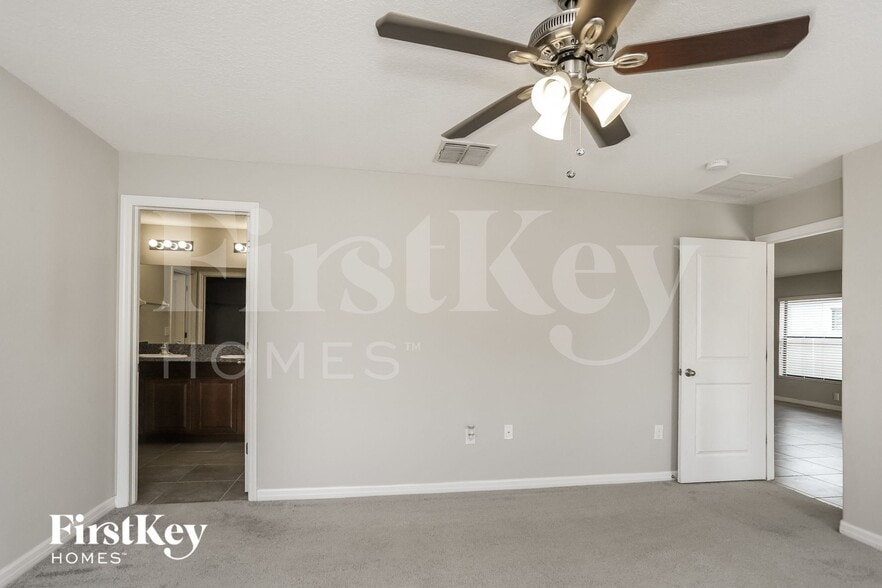 Building Photo - 9628 Sage Creek Dr