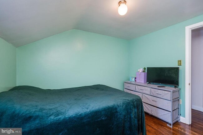 Building Photo - 117 E Broad St