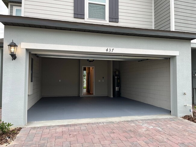 Building Photo - 437 Legacy Lp