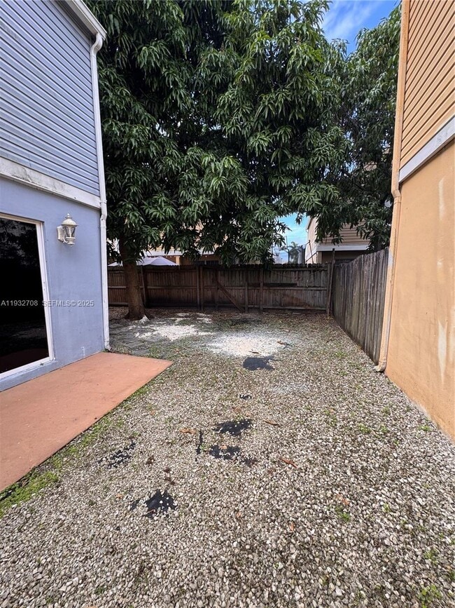 Building Photo - 3410 Java Plum Ave