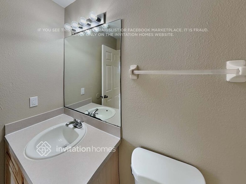 Building Photo - 530 Peace Dr