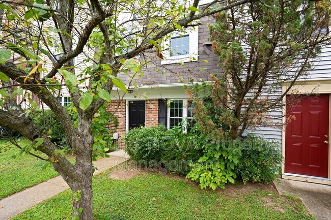 Building Photo - 17 Heather Ln