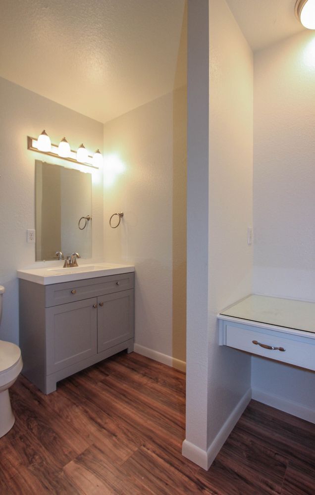 Building Photo - Butte Haven Townhome