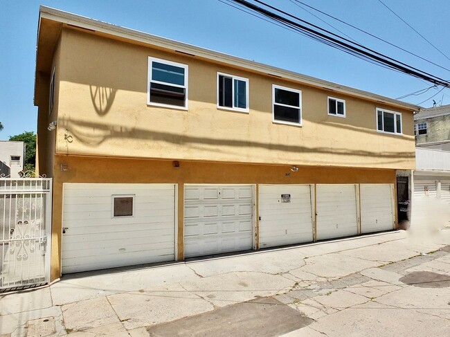 Building Photo - 1724 E 1st St