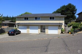Building Photo - 1546 - Edgewood Triplex