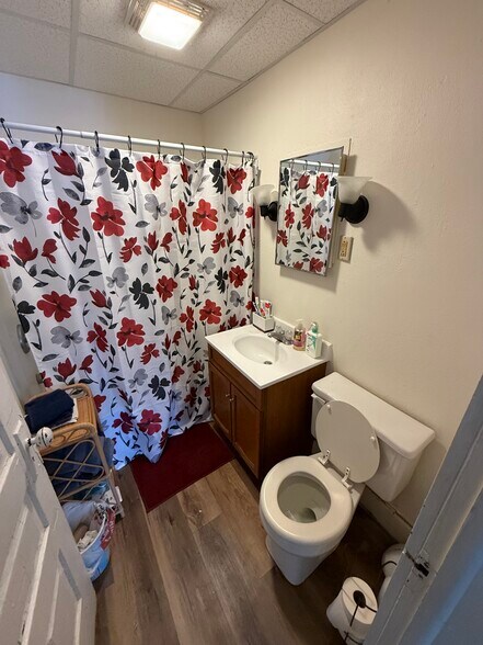 Building Photo - 134 Niagara St