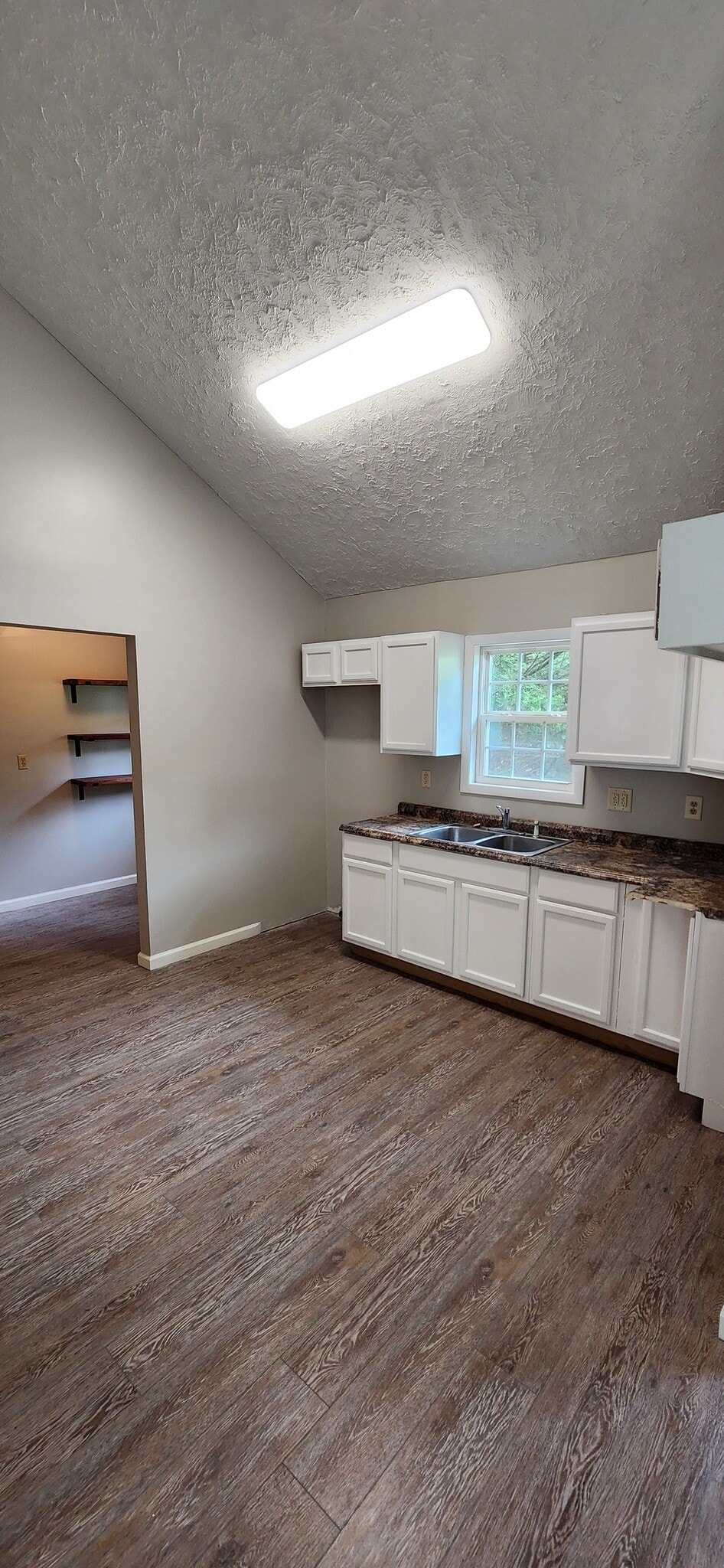 Building Photo - 103 Schmitt Ln