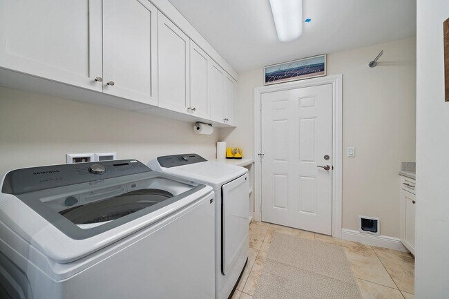 Building Photo - 500 Sunrise Way