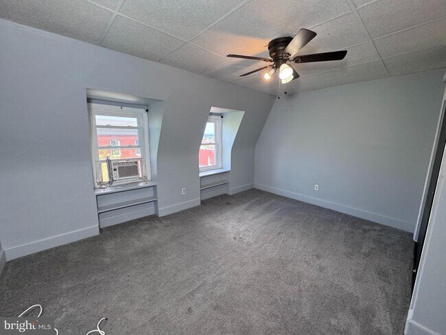 Building Photo - 403 N 12th St