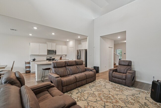 Building Photo - 1025 Indigo Ln