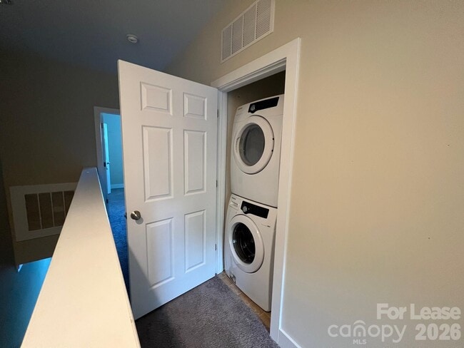 Building Photo - 227 Harbour Pl Dr