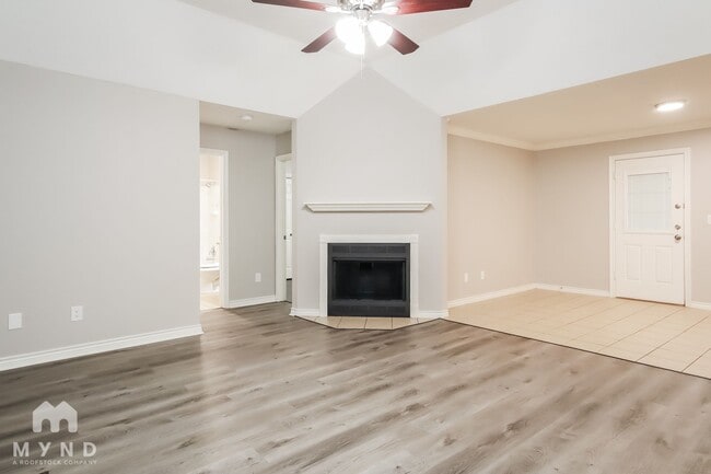 Building Photo - 1606 Briarcliff St